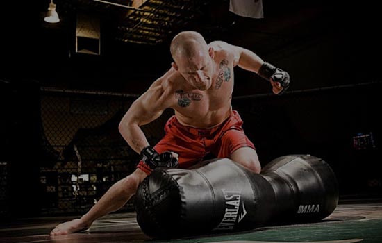 Heavybag Ground & Pound MMA Drill - YouTube